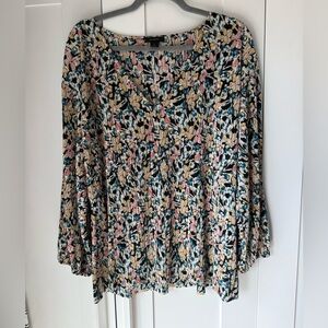 Halogen plus size floral plisse tunic blouse v neck 1X